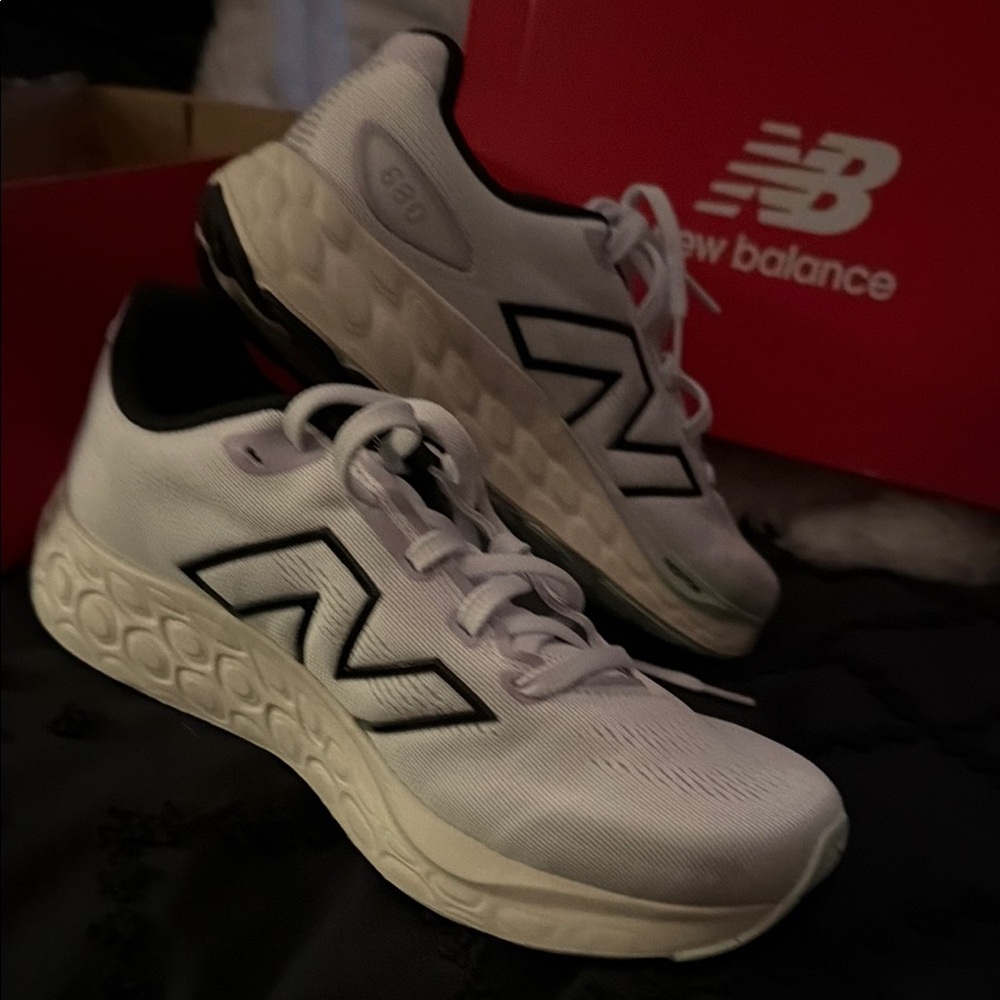 NEW IN BOX New Balance Women's Fresh Form 680 v8